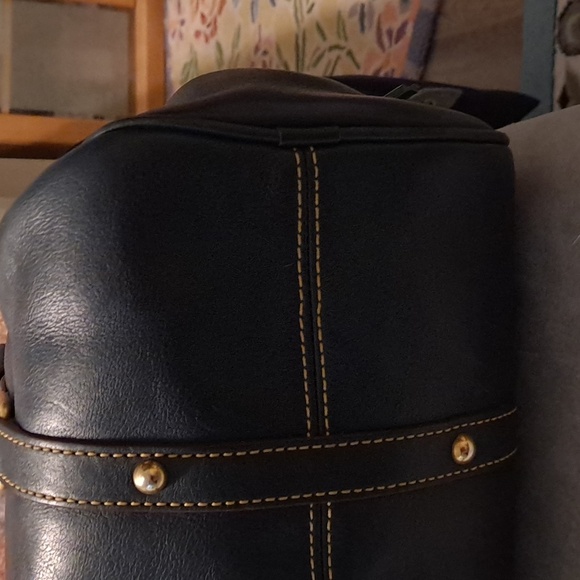 Dooney and Bourke medium/large satchel in Navy Florentine leather - Picture 4 of 8